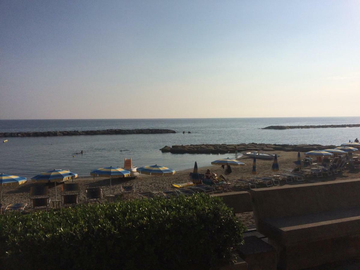 Appartement Casa Del Cardinale à Santo Stefano al Mare Extérieur photo